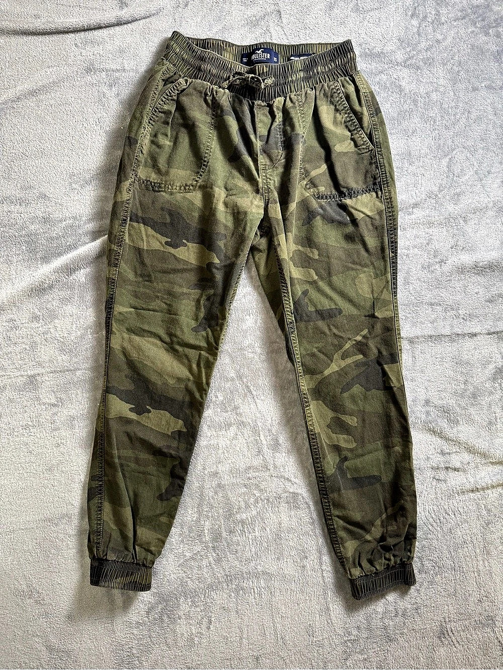 Hollister Camo Jogger Pants in Green & Brown Size XS